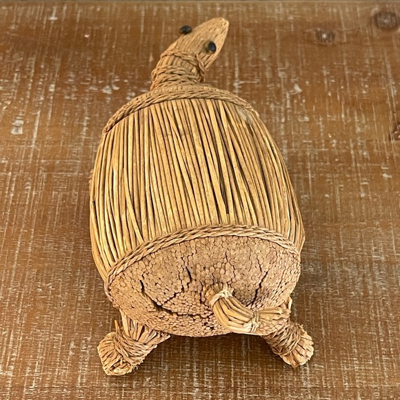 Vintage Hand Woven Grass Straw Turtle Figure Sea Turtle - Picture 5 of 6
